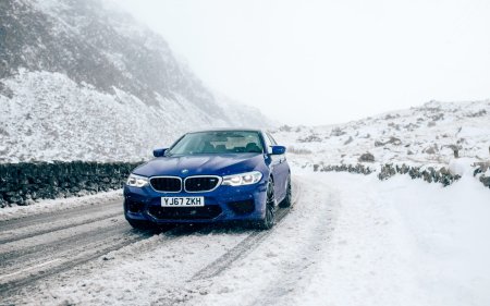 BMW f90 m5 снег