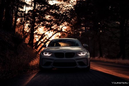 BMW на закате