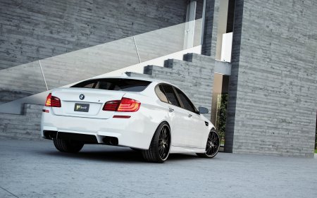 BMW m5 f10 белая