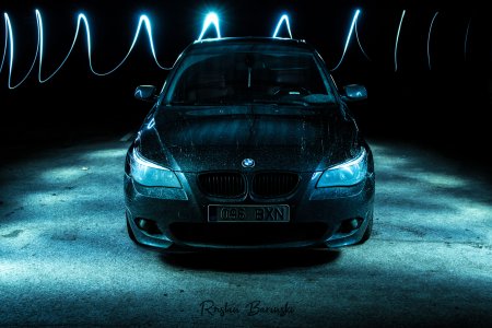 Машина в темноте