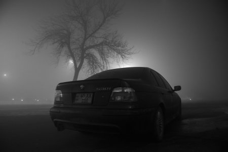 БМВ е34 в тумане