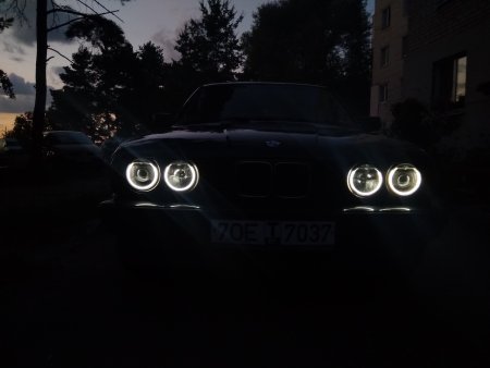BMW 5 e34 ангельские глазки
