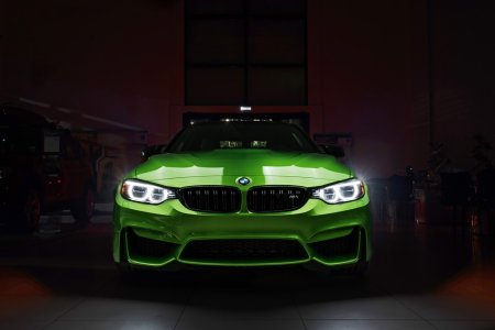 BMW m4 2022 зеленая