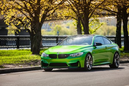 BMW m4 Coupe зеленая