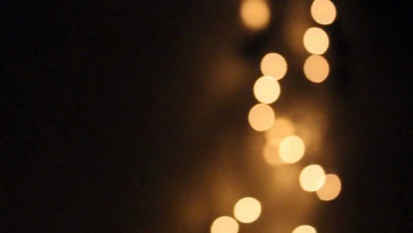 Боке огоньки на черном фоне