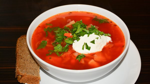 Борщ на белом фоне