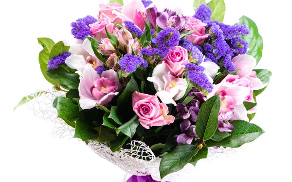 Букет цветов на белом фоне