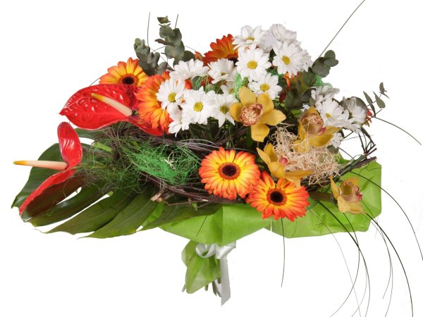 Необычные букеты на белом фоне