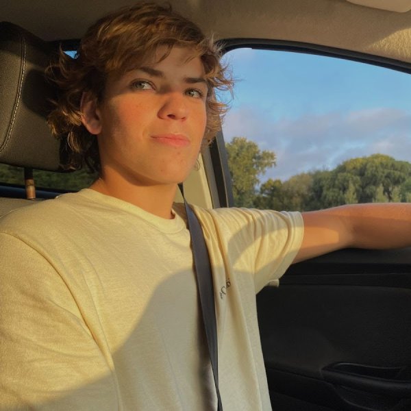 Буква т красного цвета