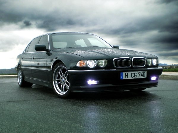 BMW e38 750i
