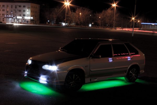 ВАЗ 2114 тюнинг ночью