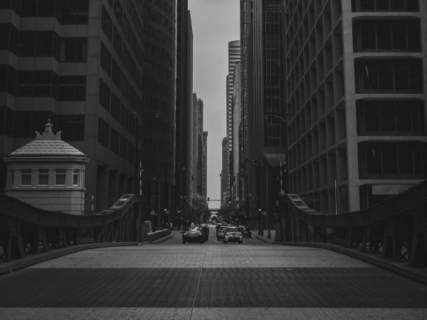 Черно белый город