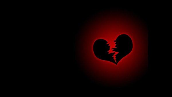 Сердце на черном фоне