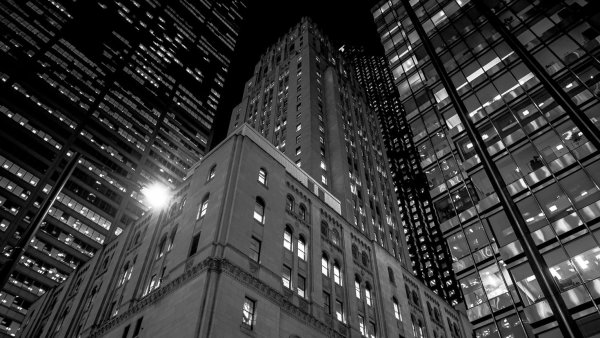 Черно белая архитектура