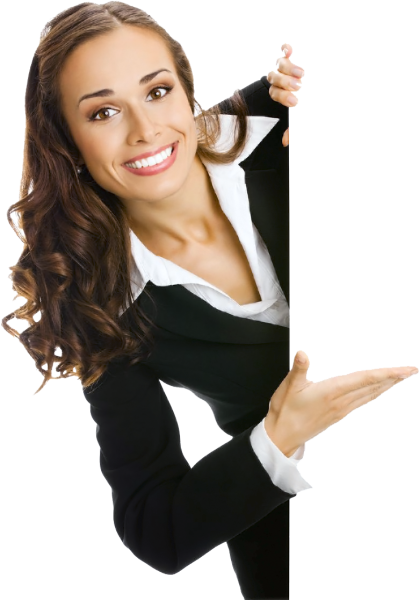 Девушка указывает вдаль