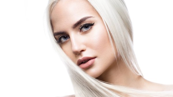 Красивые волосы блондинки