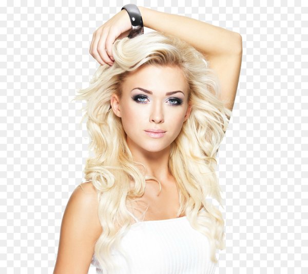 Красивые волосы блонд на белом фоне