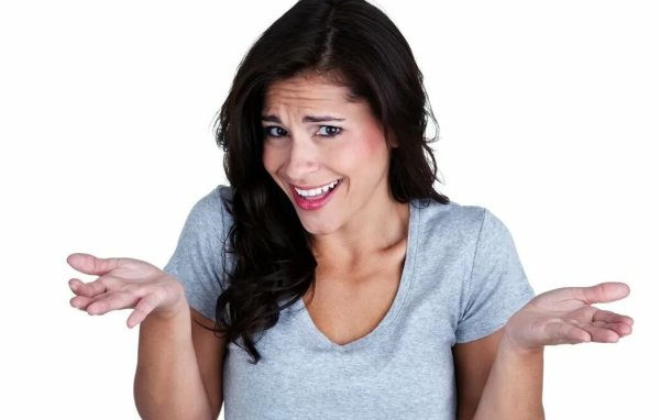 Женщина возмущается