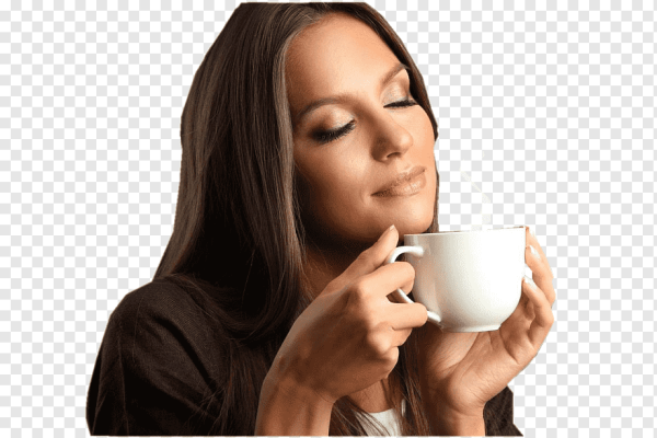 Девушка пьет чай