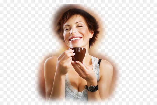 Девушка пьет кофе прозрачный фон