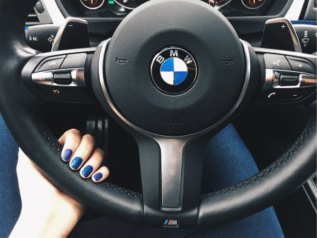 Маникюр на руле