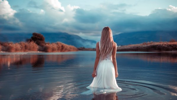 Полина Гагарина вода