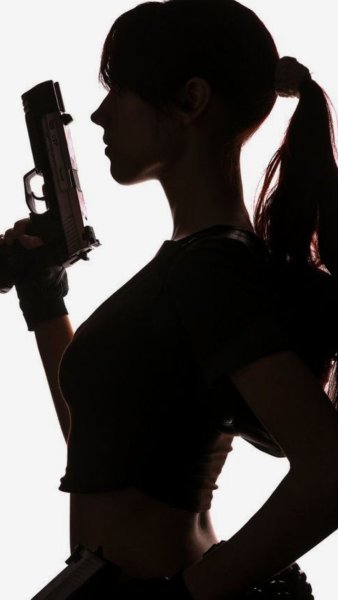 Лара Крофт силуэт