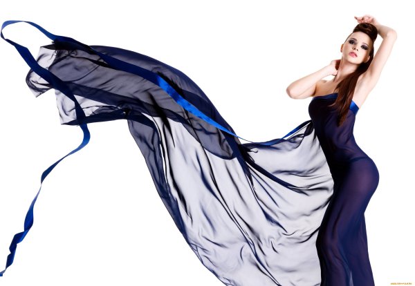 Девушка в голубом платье на прозрачном фоне