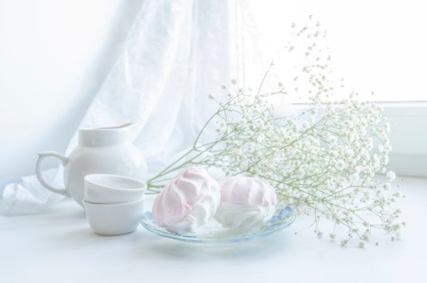 Натюрморт в белых тонах