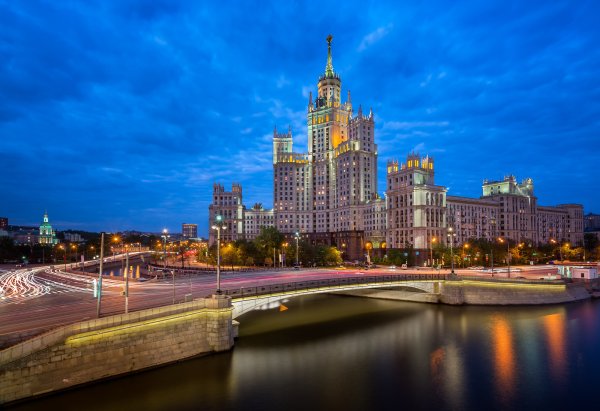 Kotelnicheskaya Embankment building