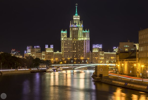 Сталинская высотка на Котельнической