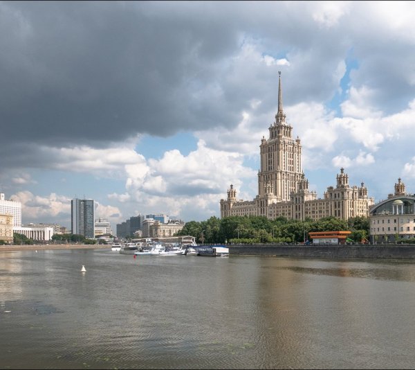 Высотка на Котельнической набережной