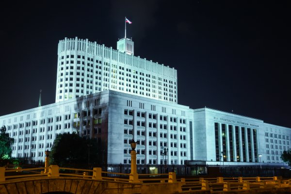 Белый дом (здание правительства РФ В Москве). Архитектор д.н. Чечулин