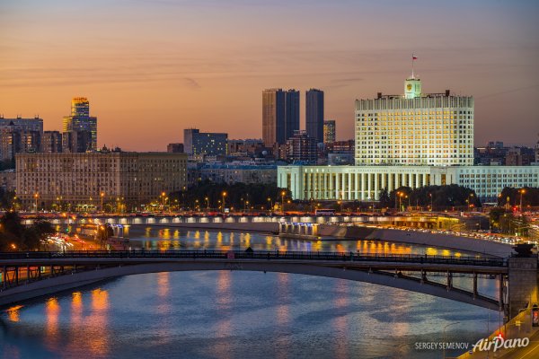 Панорама с домом правительства РФ