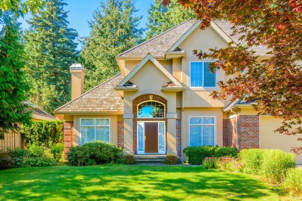 Красивый загородный домик