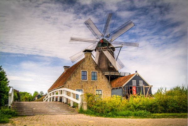 Старые мельницы в Голландии