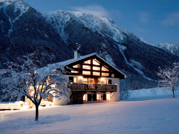 Зимняя Швейцария Шале