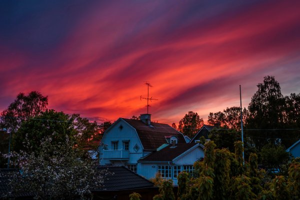 Домик на закате