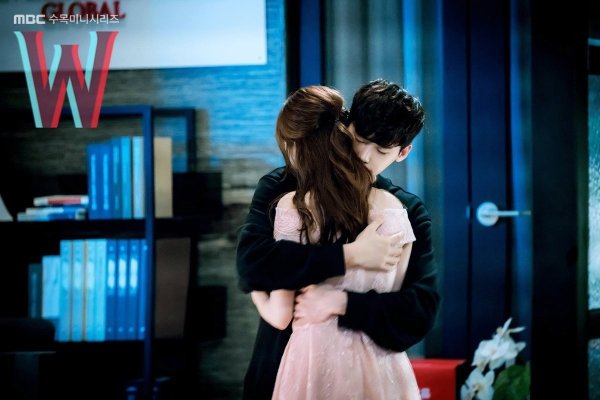 W меж двух миров