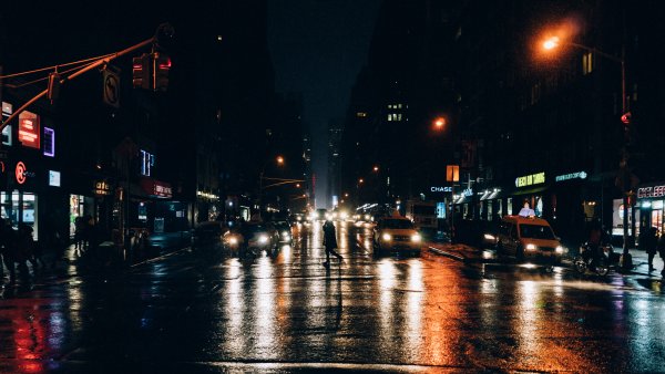 Дождь в городе ночью
