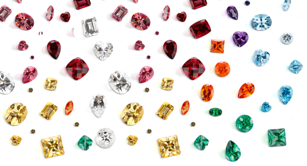 Драгоценные камни на белом фоне