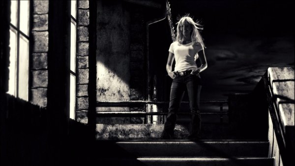 Джессика Альба город грехов связанная