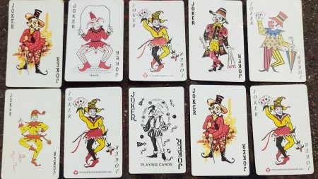 Игральные карты с персонажами 13