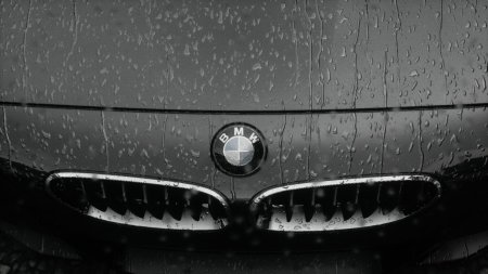 Капли воды на автомобиле