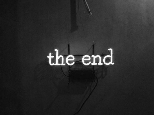 Эстетика черного цвета надписи