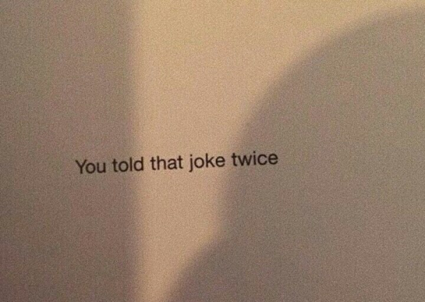 Эстетика бежевого цвета с надписями