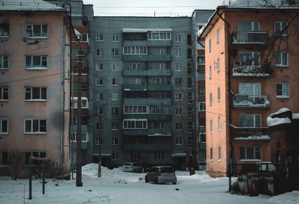 Серые пятиэтажки