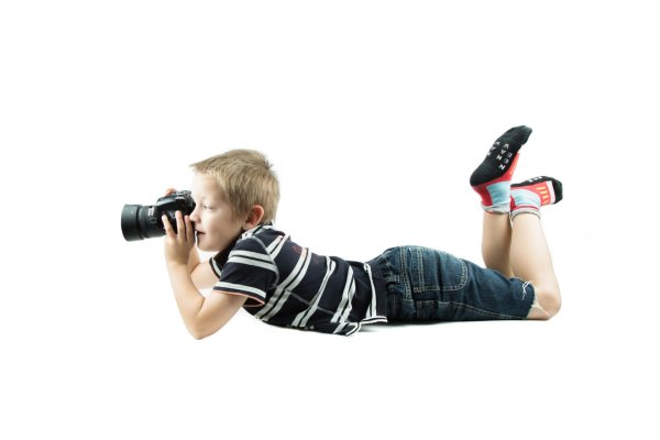 Малыш с фотоаппаратом