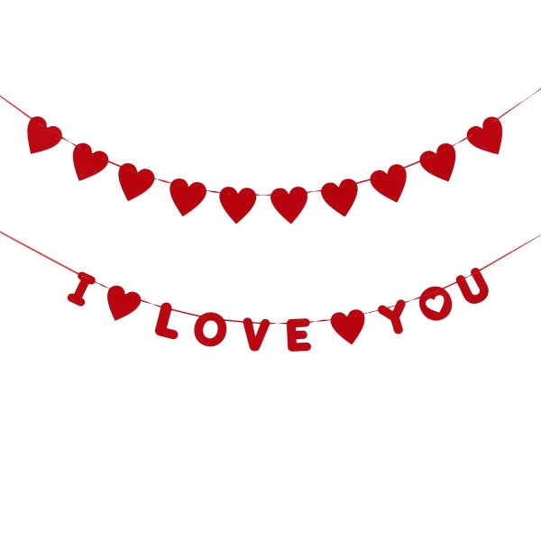 Гирлянда из сердечек на белом фоне