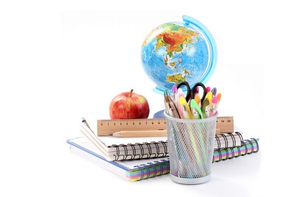 Глобус с книгами на прозрачном фоне